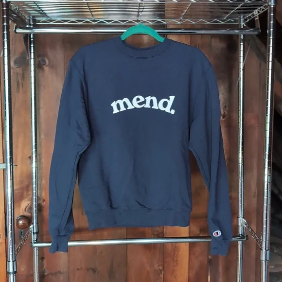 π Navy Mend Newport RI Yoga Pilates Champion Sweatshirt Jumper - Picture 1 of 8